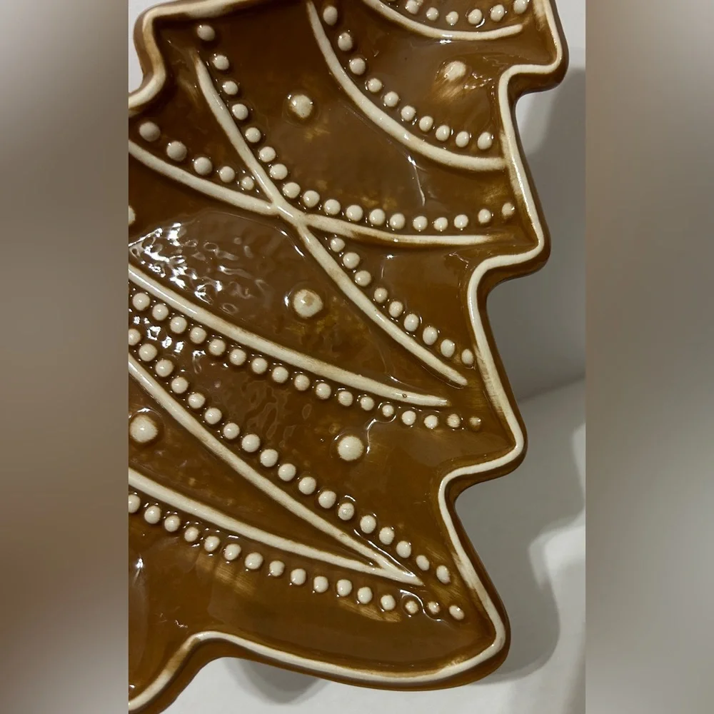 Sleigh Bell Bistro Gingerbread Cookie Christmas Tree Plate Decor 8.5” NEW
